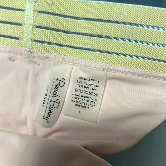 Women’s bikini - Picture 2 of 4